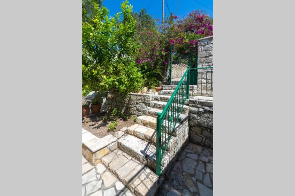 Thanos Cottage Vlachopoulatika Luaran gambar